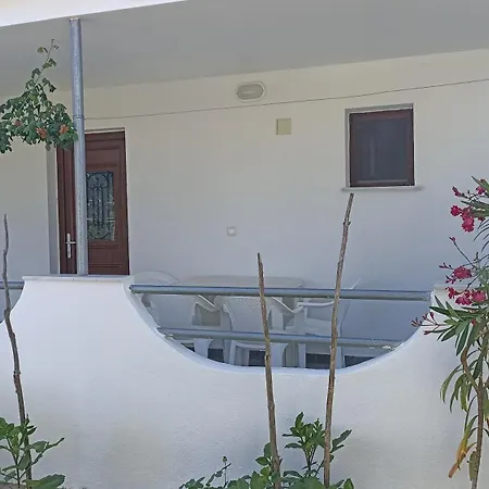 Apartament Karapataki *